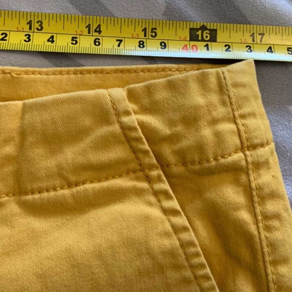 Yellow shorts - Picture 9 of 10